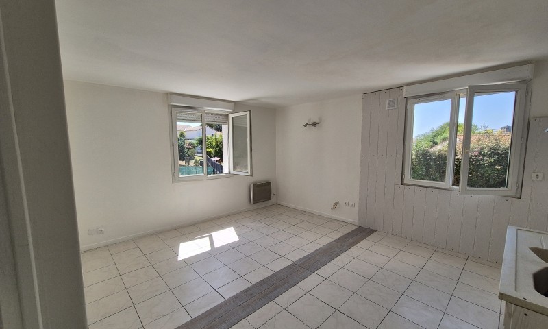 STUDIO A LOUER A L'ANNEE